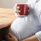 A terhesség alatti koffeinfogyasztás csökkenti az újszülött súlyát
