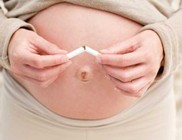 A terhesség alatti dohányzás, a gyermek halláskárosodásához vezet