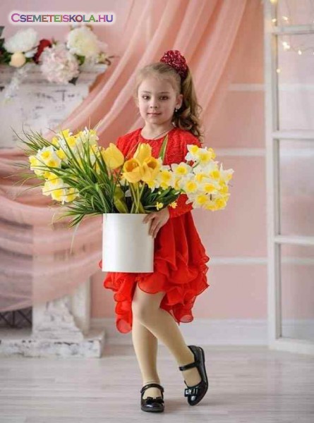 Virágos kislány